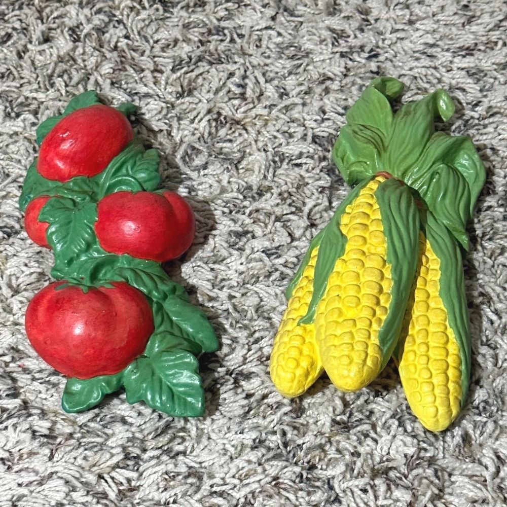 Vintage Style Chalkware Vegetable Wall Plaques Set Red Tomato Yellow Corn 2pc